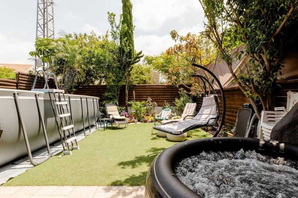 Apartmán Charming Unit With Pool And Great Amenities Rišon le-Cijon Exteriér fotografie