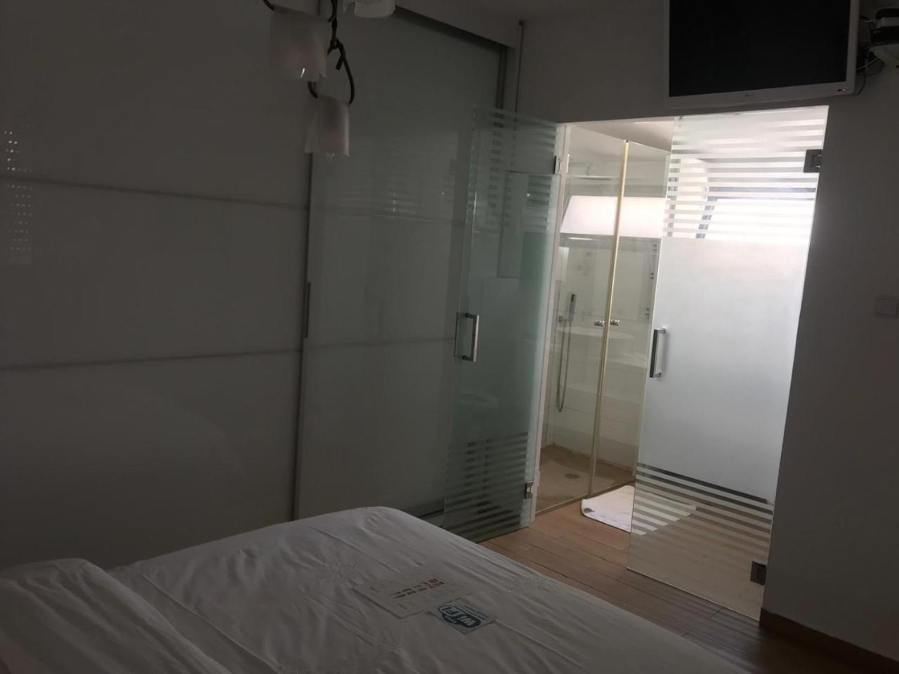 Apartmán Charming Unit With Pool And Great Amenities Rišon le-Cijon Exteriér fotografie